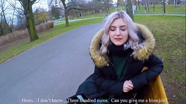 Pul uchun notanish odamning issiq sutini yutadi - parkda Eva Elfi tomonidan blowjob